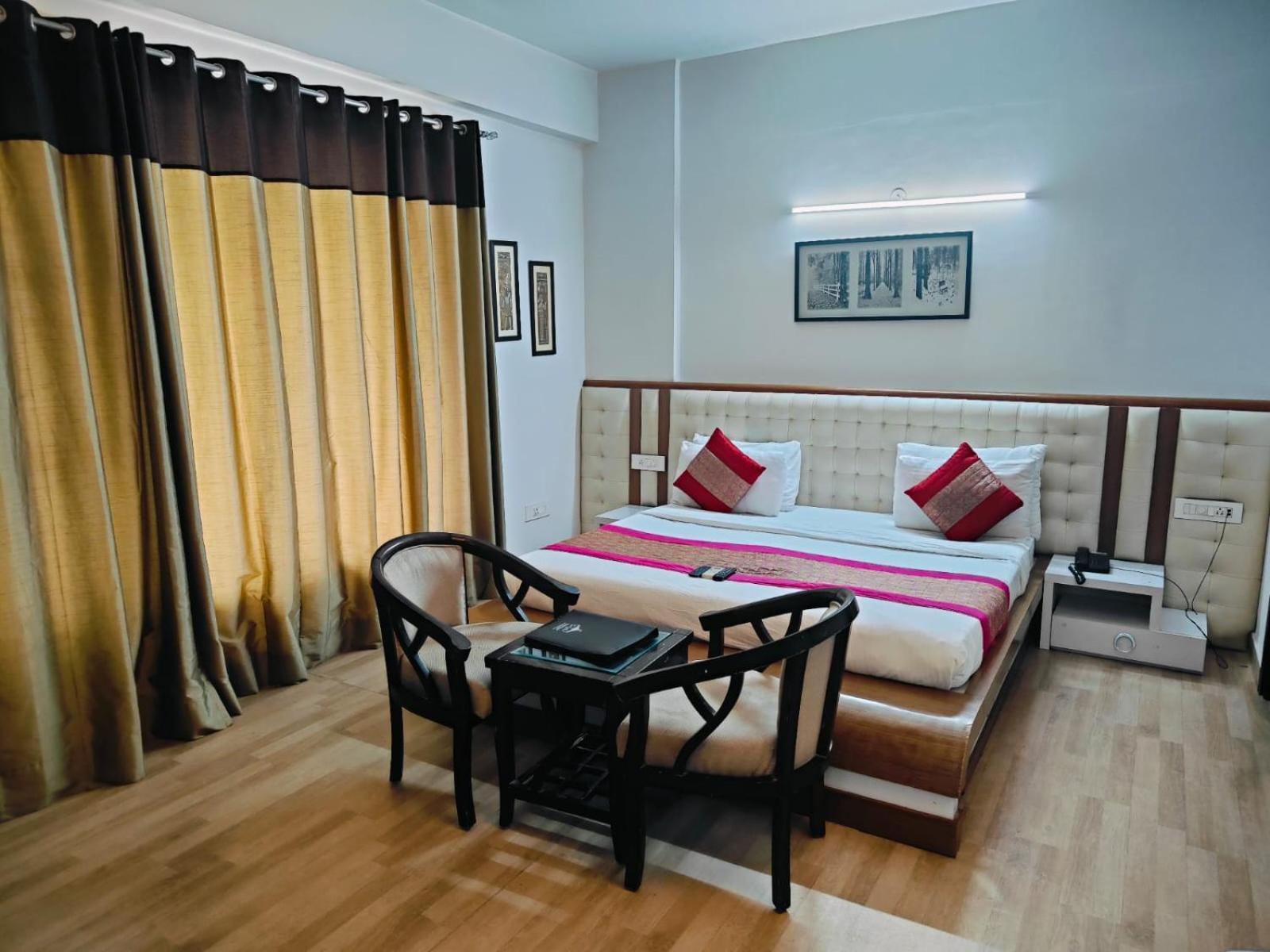 Gazebo Inn & Suites Medanta Gurgaon Eksteriør bilde