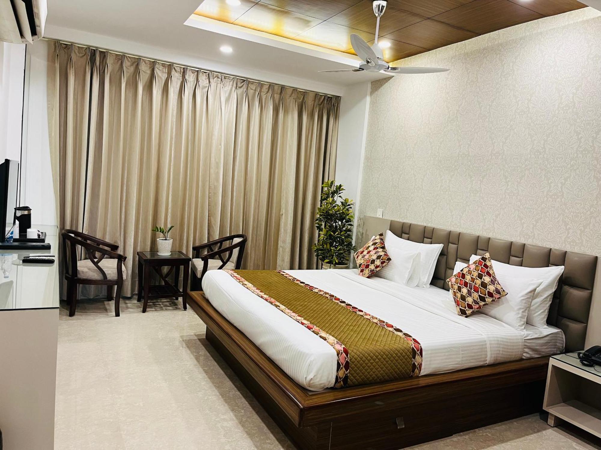 Gazebo Inn & Suites Medanta Gurgaon Eksteriør bilde
