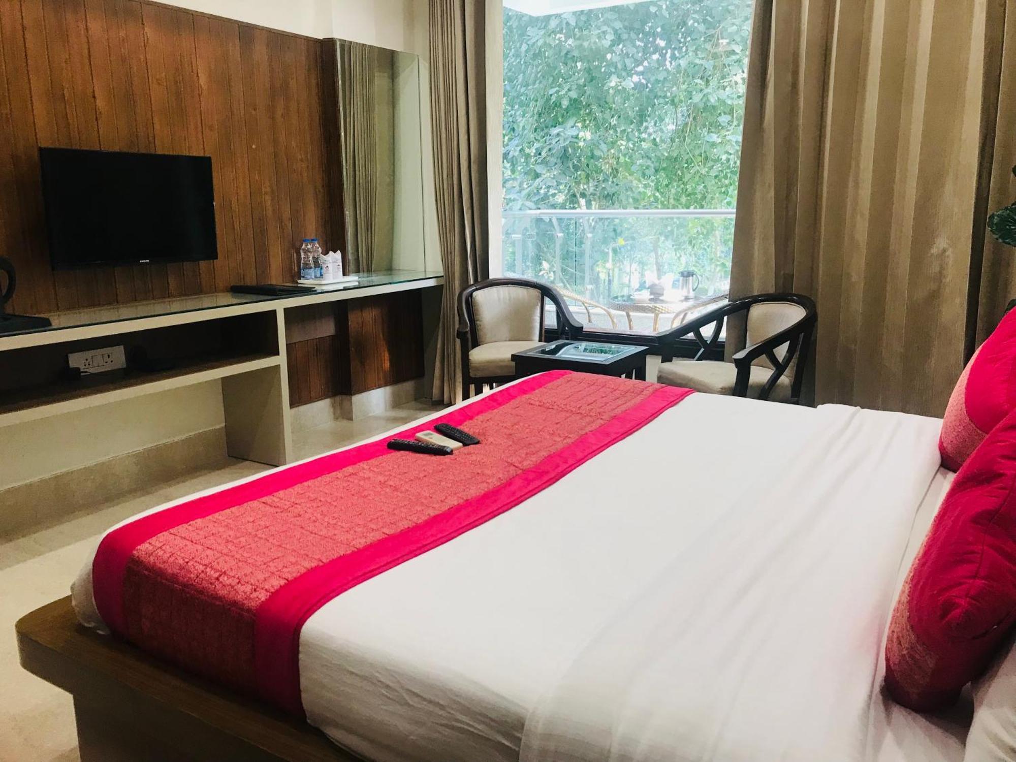Gazebo Inn & Suites Medanta Gurgaon Eksteriør bilde