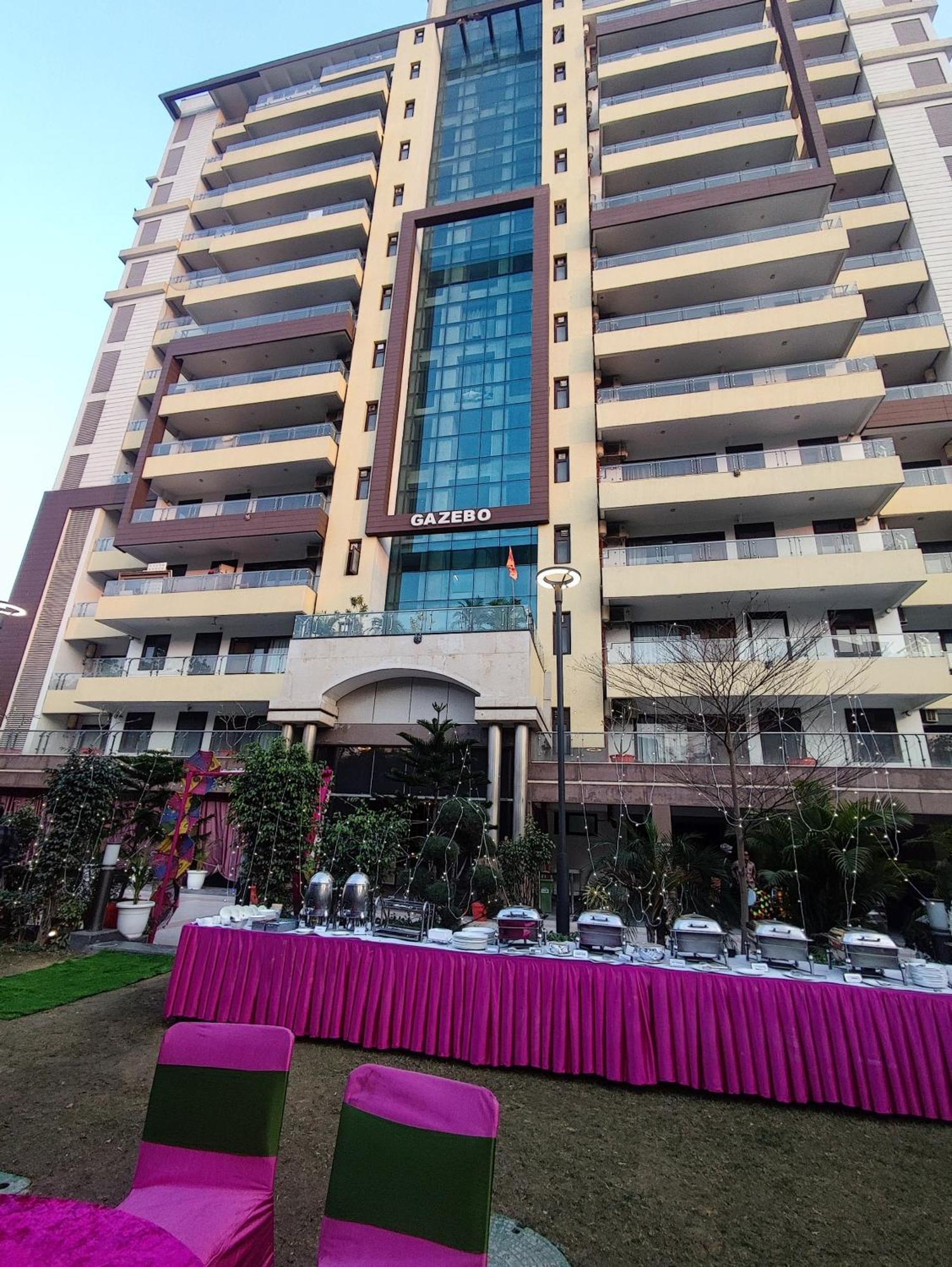 Gazebo Inn & Suites Medanta Gurgaon Eksteriør bilde